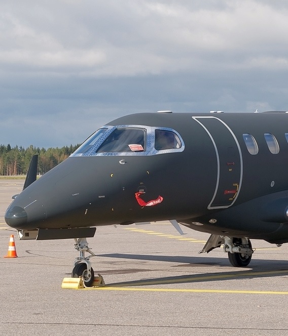 Embraer Phenom 300 (2)