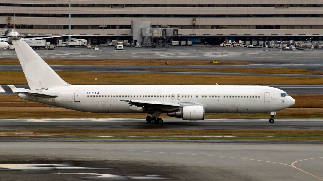 Boeing 767-300 (5)